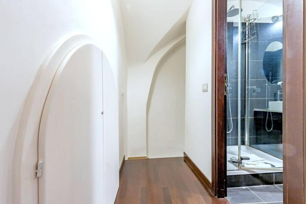 Lovely Apartment Ground Floor Colosseo Wi-Fi Ac Rome Exterior photo