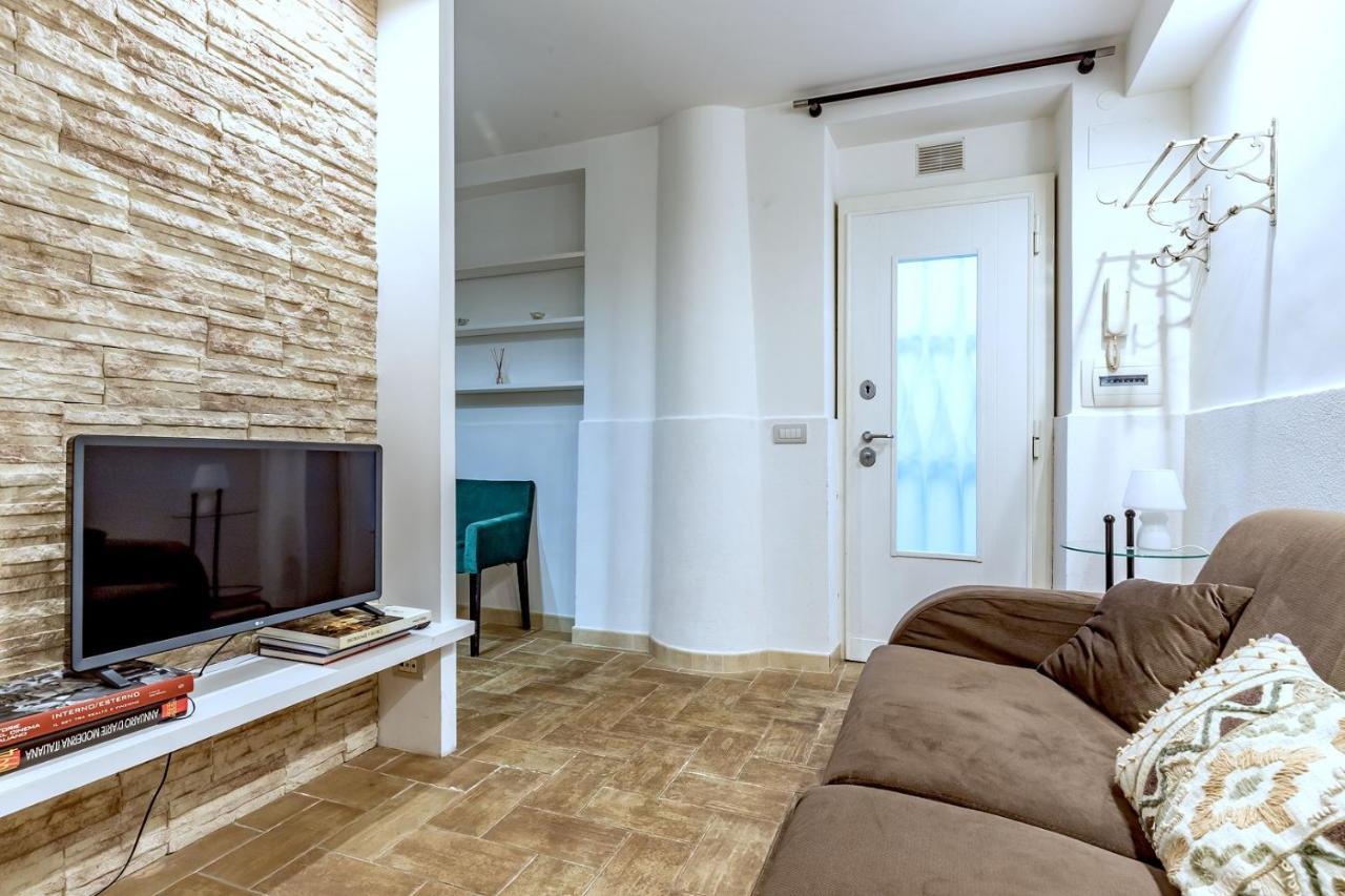 Lovely Apartment Ground Floor Colosseo Wi-Fi Ac Rome Exterior photo